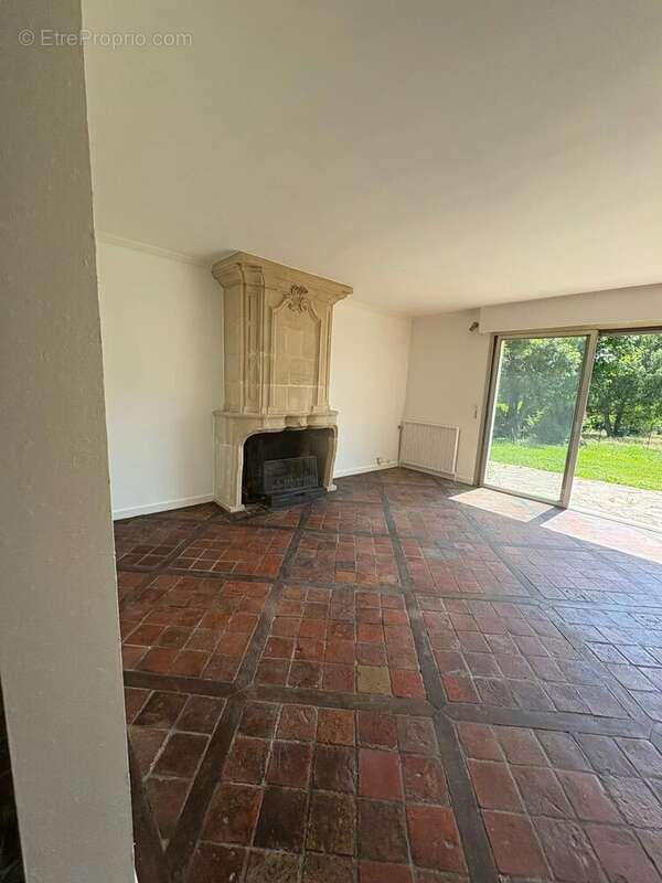 Maison à SAINT-NOM-LA-BRETECHE