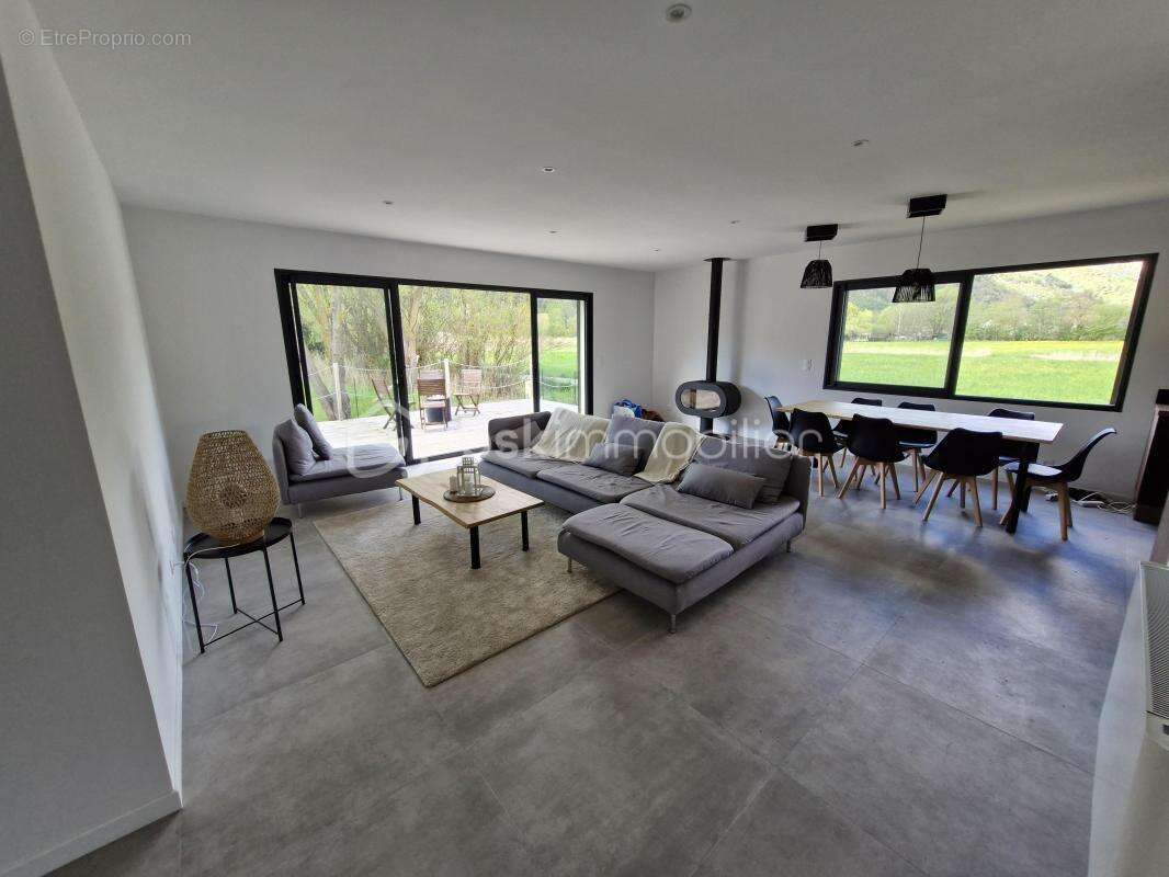 Maison à CASTELLANE