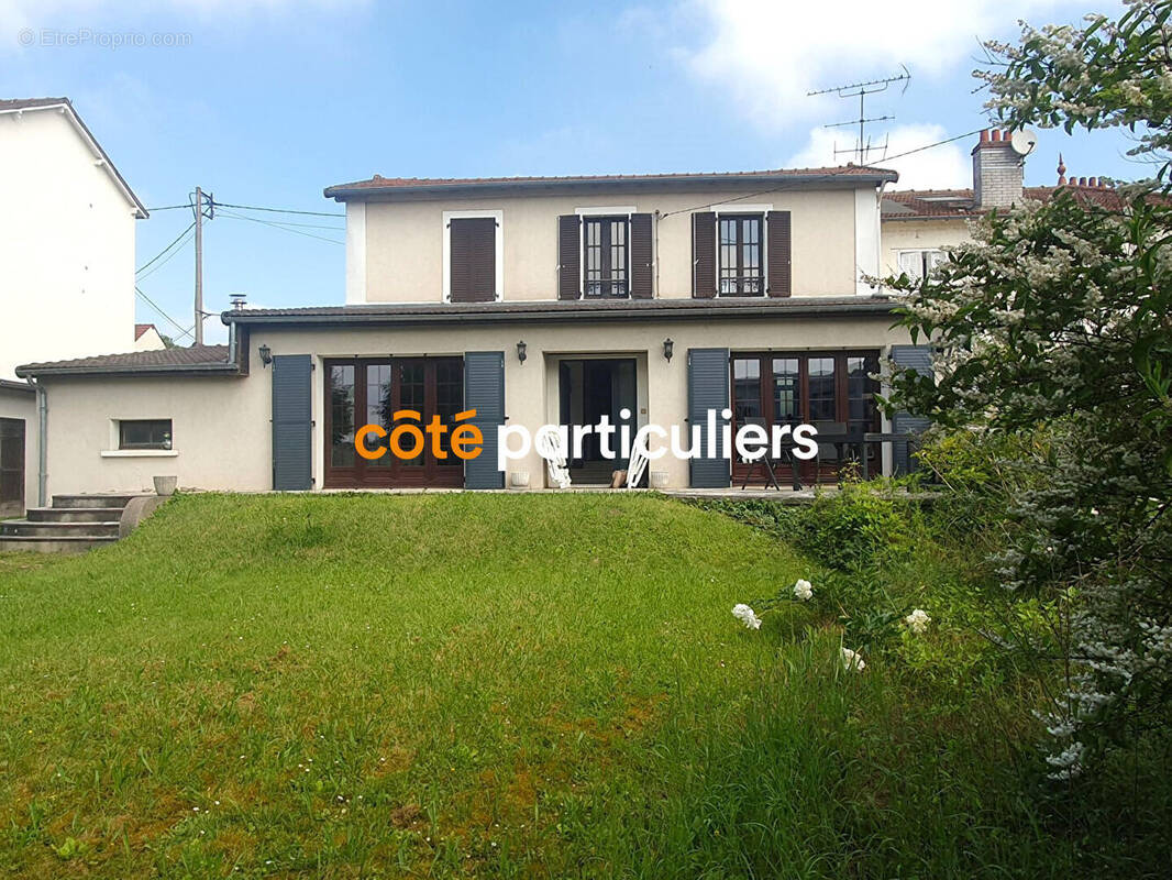 Maison à VILLENEUVE-LE-ROI