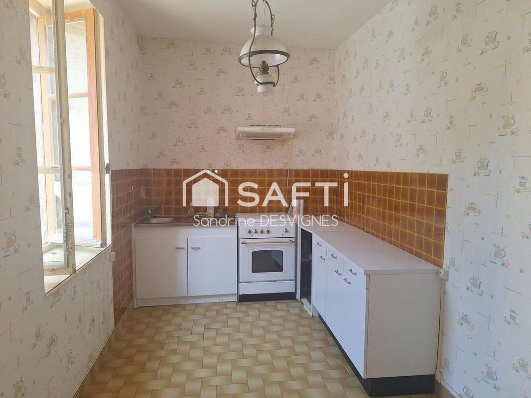 Maison 120 m² à Saint-Leger-Sous-Beuvray  - photo 4