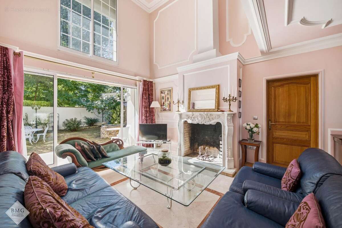 EXCLUSIVITÉ – LE PLESSIS-TRÉVISE (94420) Villa familiale de 290 m² en résidence recherchée - photo 8