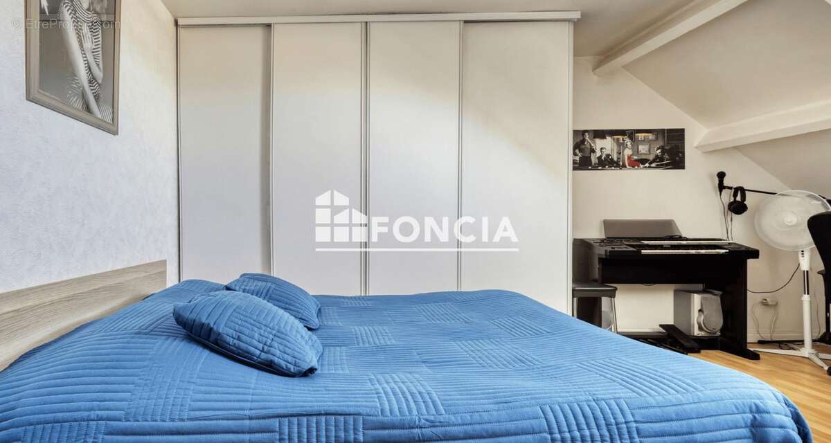 Duplex, dernier étage, parking, faibles charges, 5 min gare...pour un premier achat ou un investissement, cet appartement mérite - photo 7