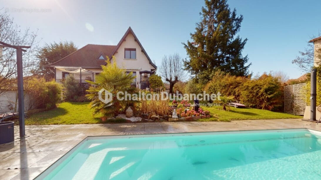 Maison à LE COTEAU