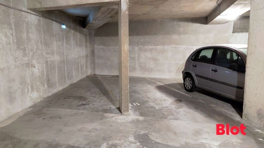 Parking à SAINT-MALO