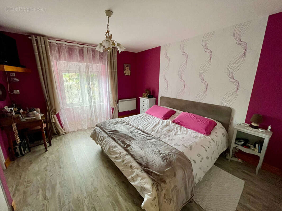 Maison à BAZOUGES-LA-PEROUSE