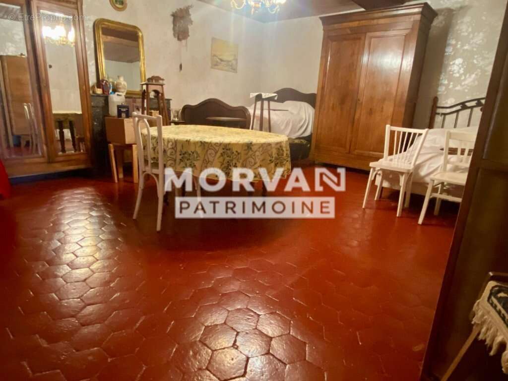 Maison à CRUX-LA-VILLE