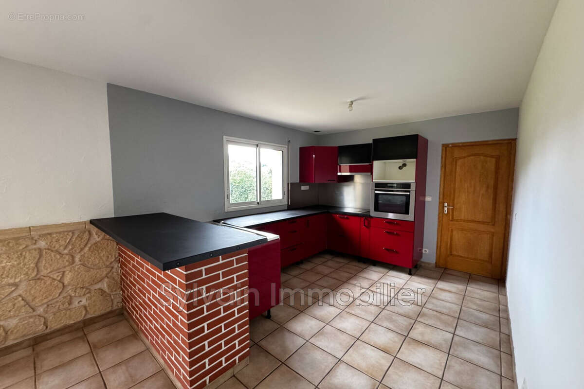 Maison 97 m² à Grandvilliers  - photo 2