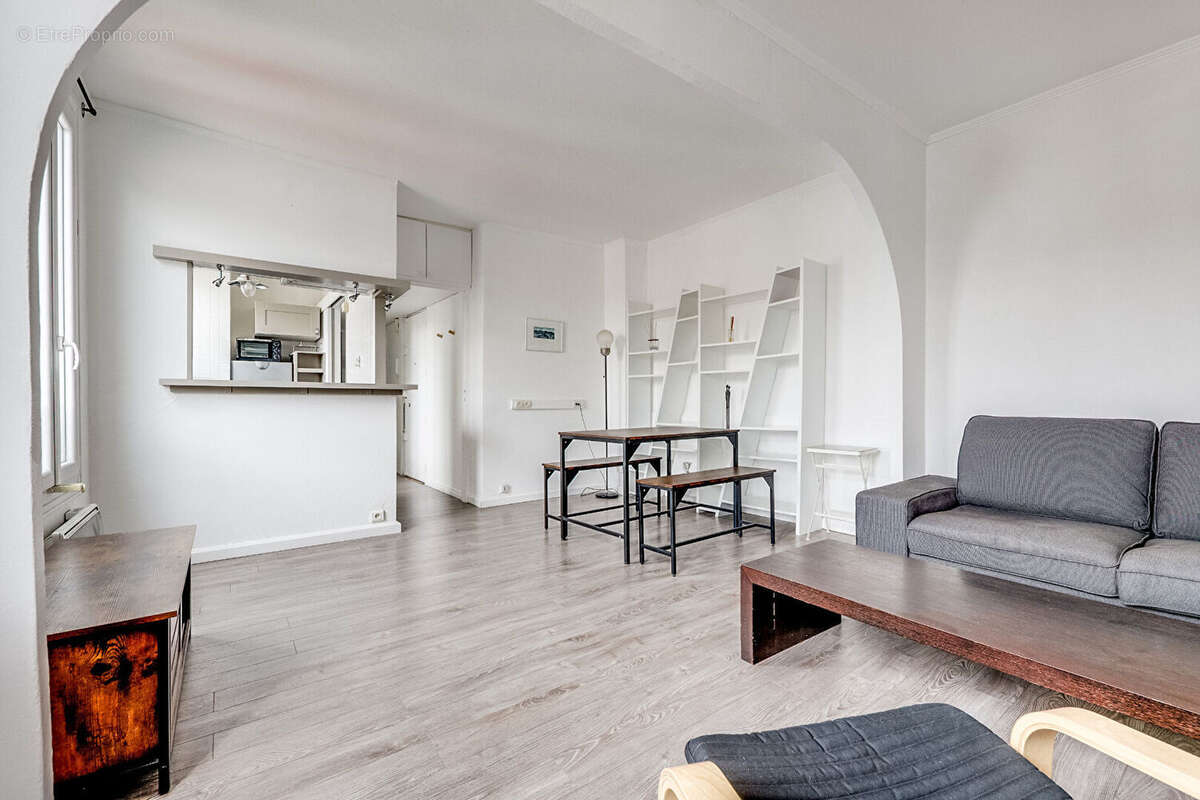 Appartement à PARIS-14E