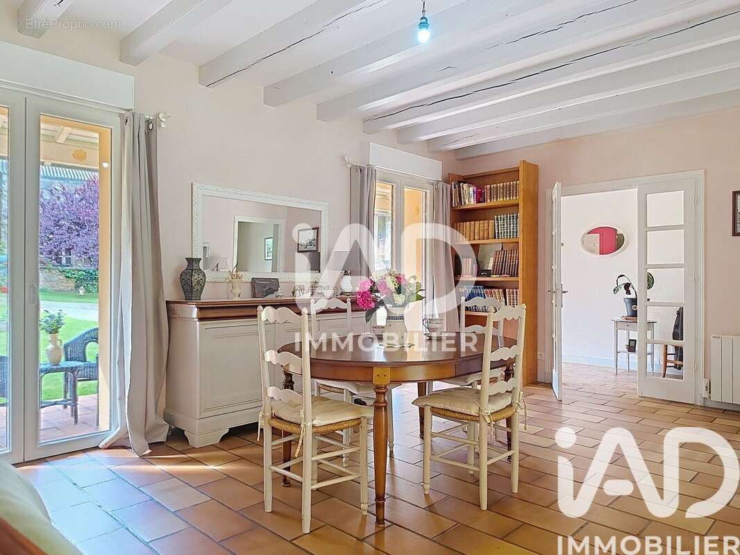 Maison 216 m² à Thenezay  - photo 4