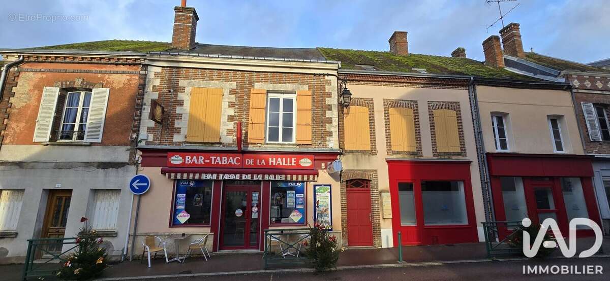 Commerce 60 m² à Champignelles  - photo 3