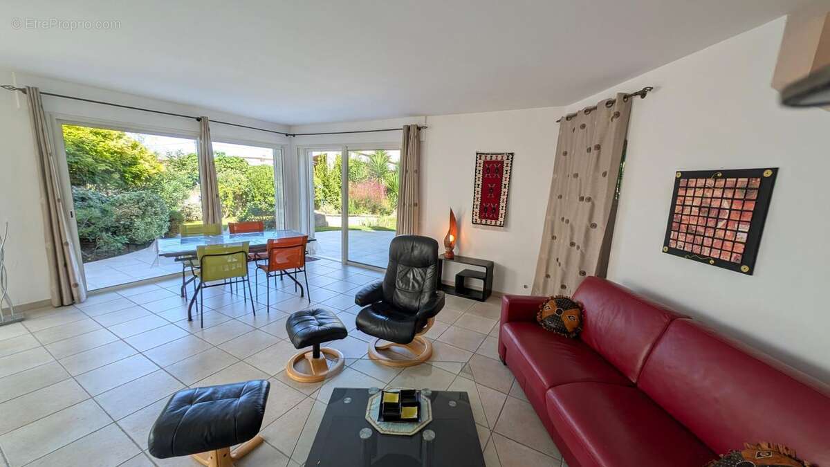 Maison à SIX-FOURS-LES-PLAGES