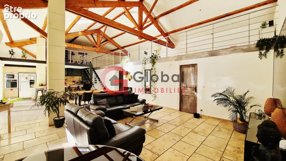 Maison / loft plain-pied avec jardin et parking + dépendance - photo 8