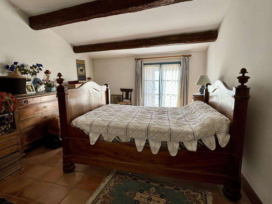 Maison 220 m² à Remoulins  - photo 4