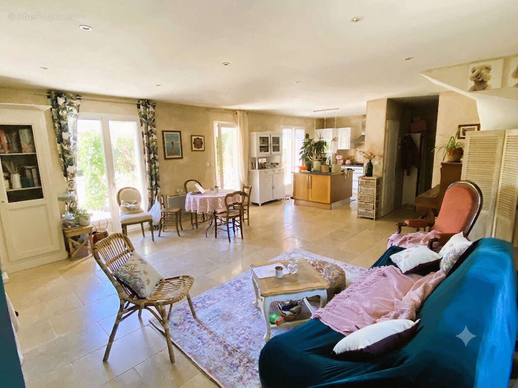 Maison à VINON-SUR-VERDON
