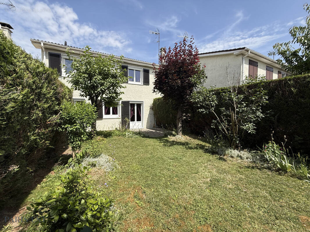 Maison à CLAYE-SOUILLY