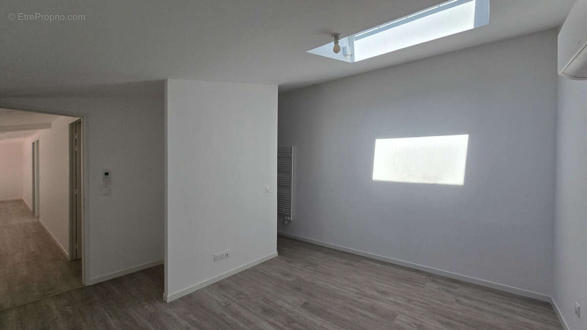 Maison à VERNEGUES