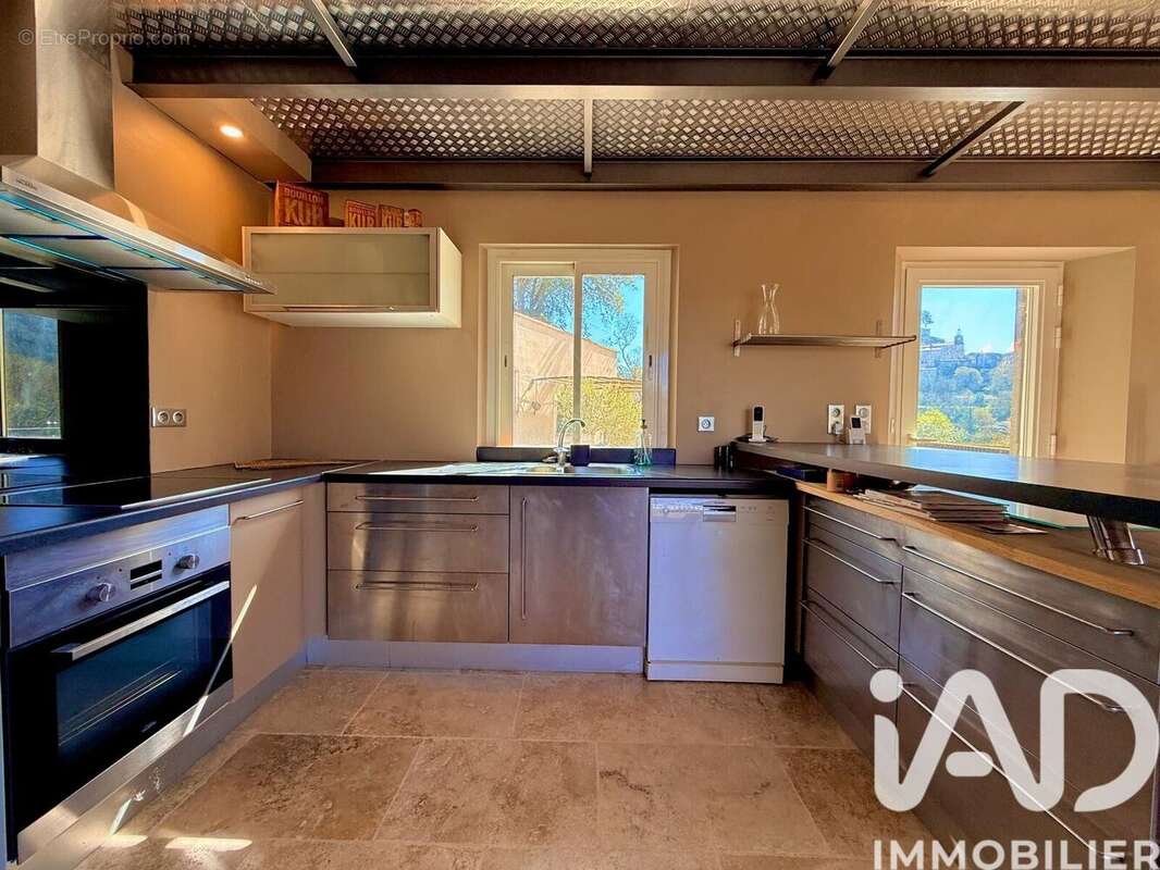 Maison 138 m² à Le Beaucet  - photo 8