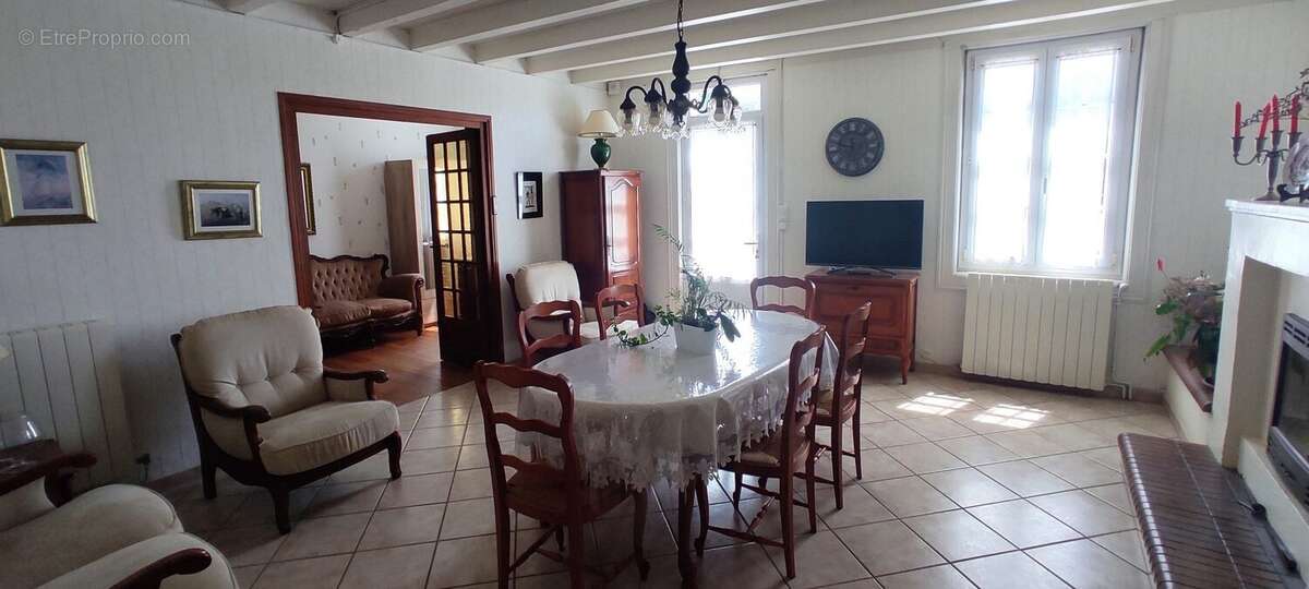 Maison à SAINTES