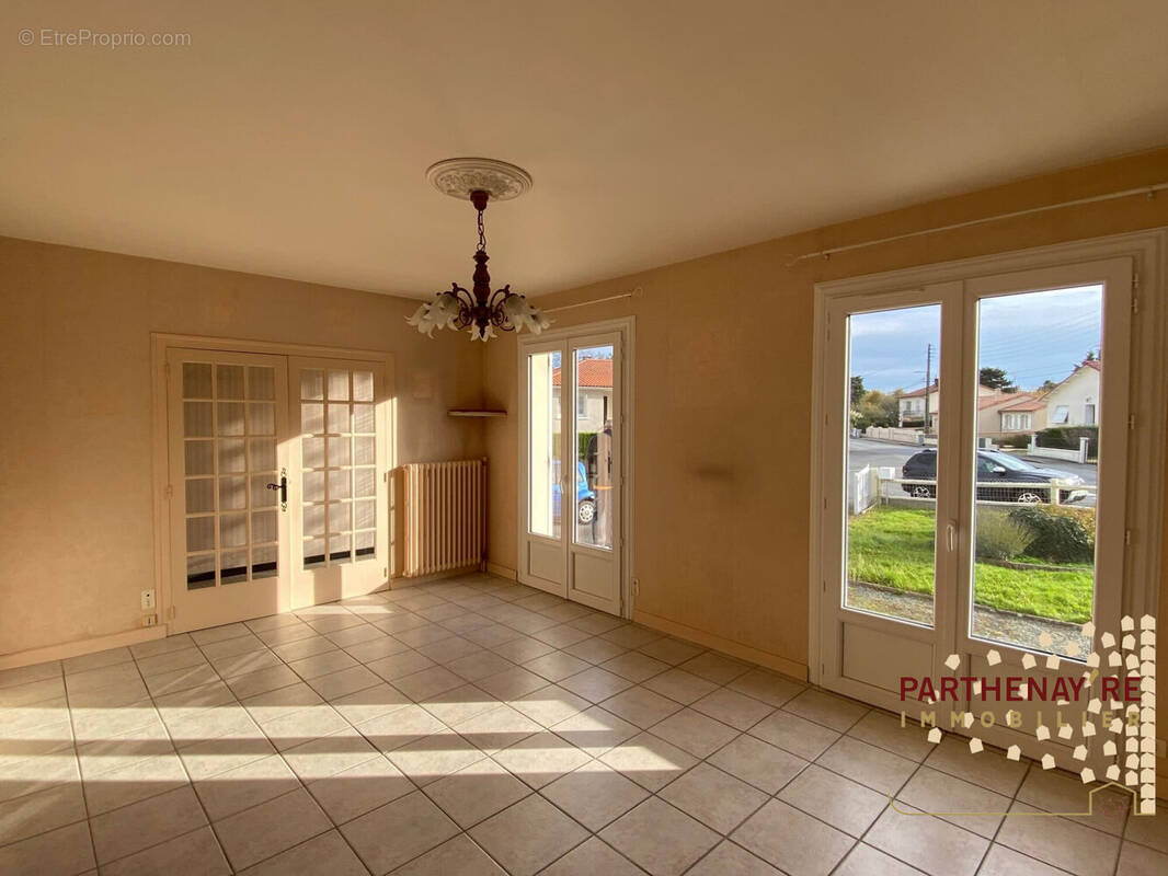 Maison à PARTHENAY