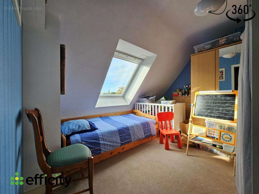 Maison à LA CHAPELLE-DES-FOUGERETZ