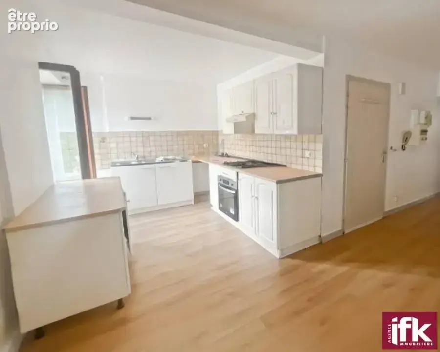 Ensemble immobilier de 5 appartements - 4 garages - terrain de 900 m² - photo 7
