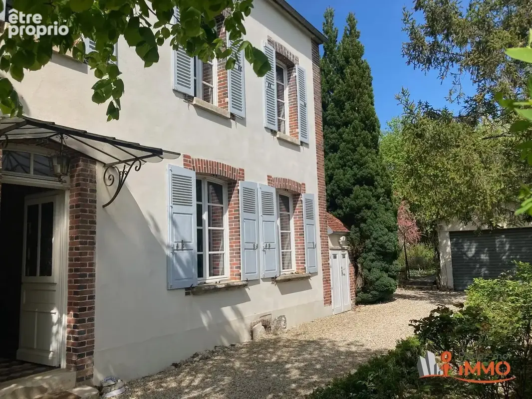 Beaucoup de charme pour cette maison bourgeoise rénovée. - photo 4
