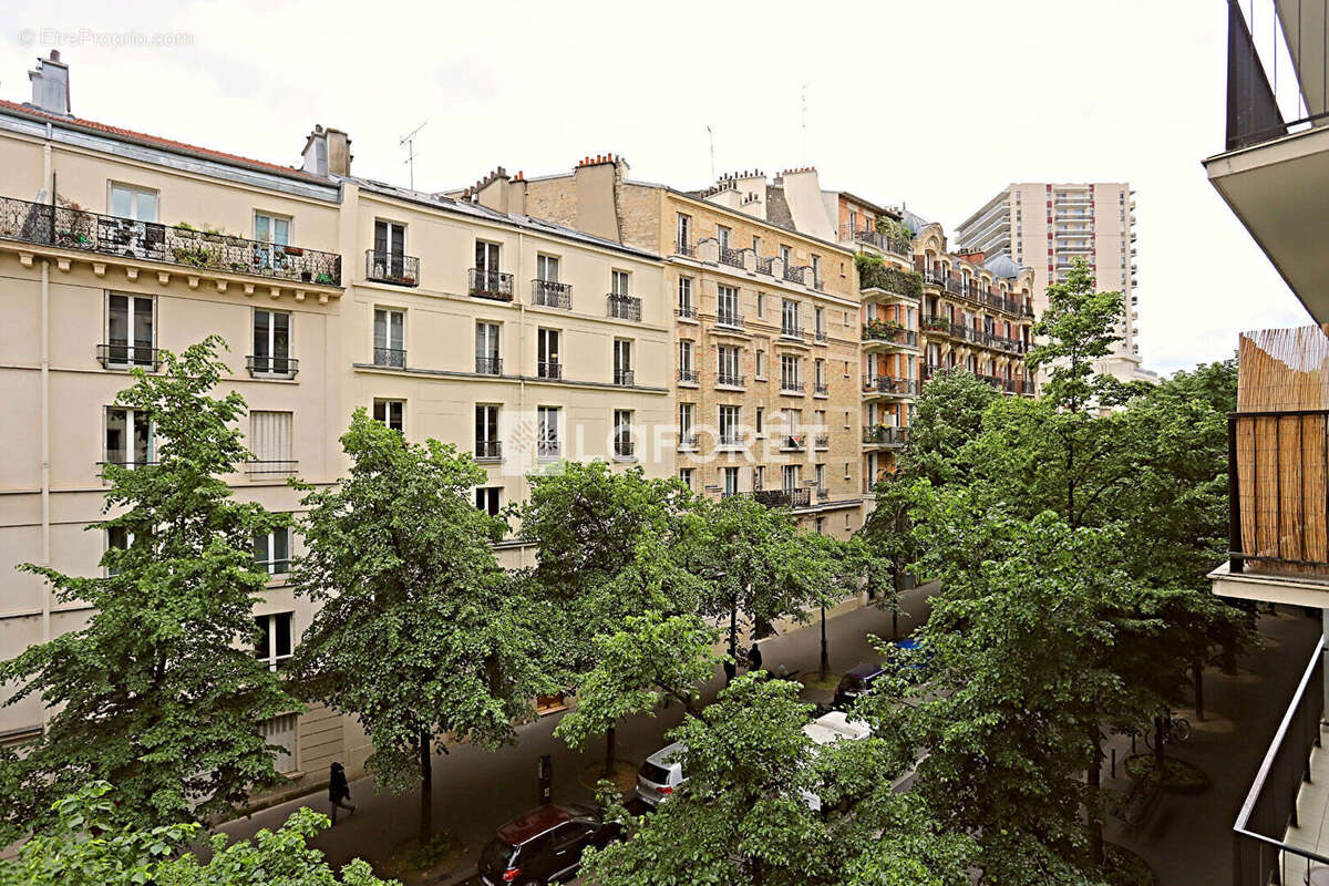 Appartement à PARIS-14E