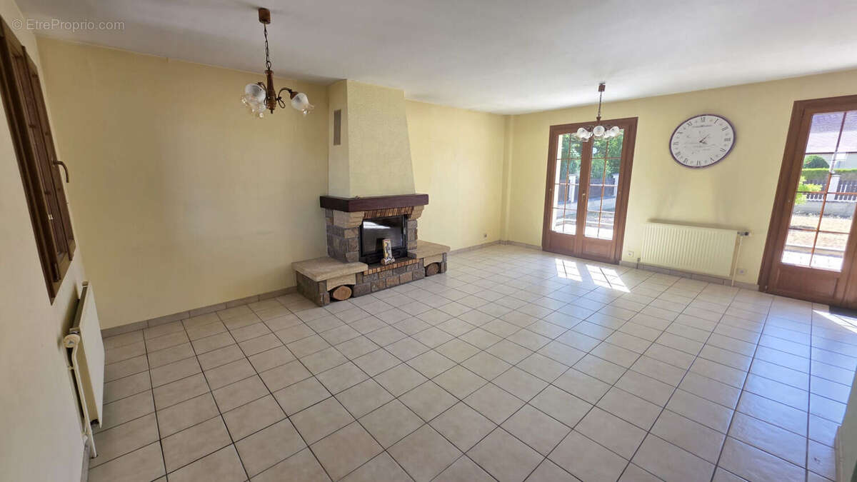 Maison familiale confort plain pied sous sol et  jardin - photo 3