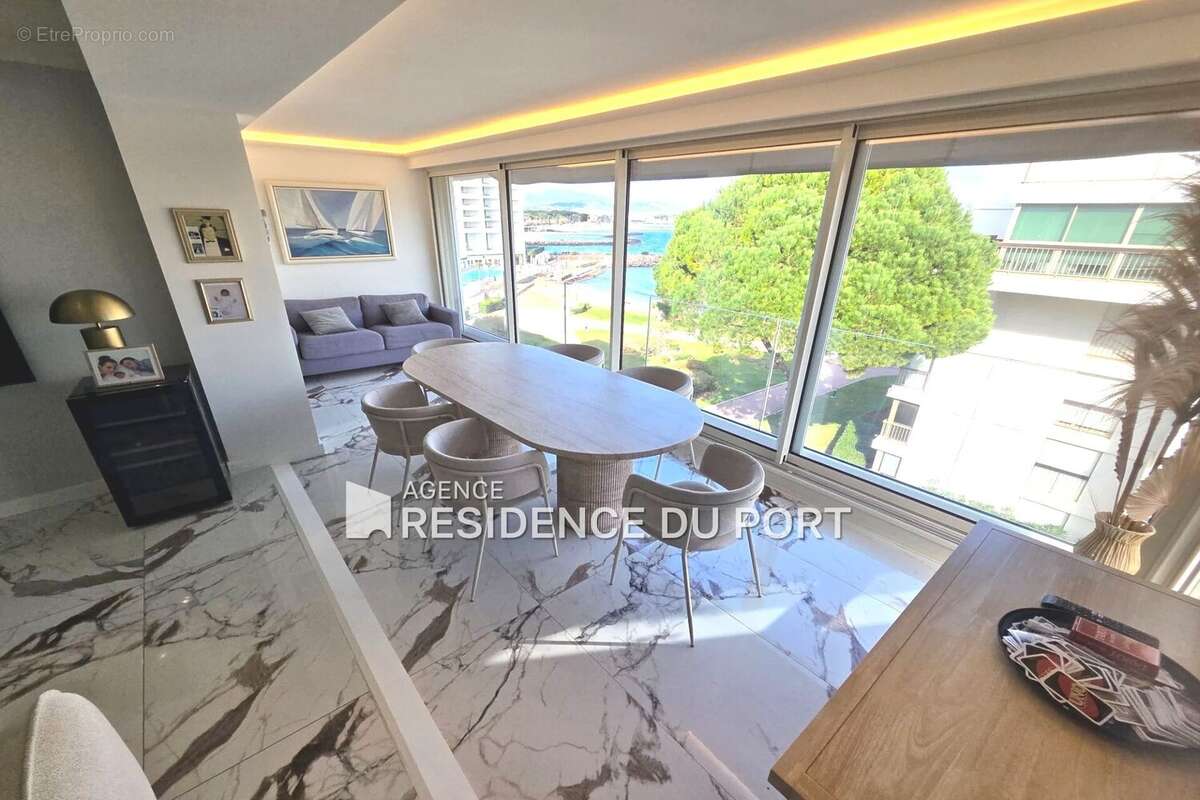 Appartement à MANDELIEU-LA-NAPOULE