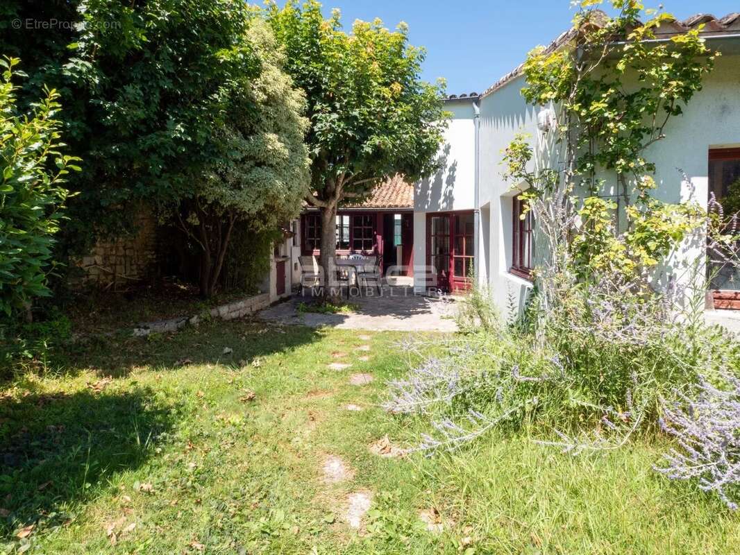 Maison à LE BOIS-PLAGE-EN-RE