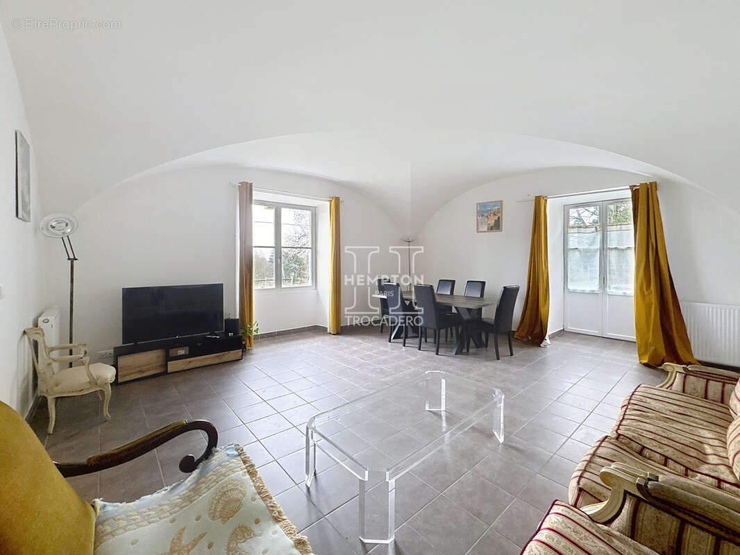 Appartement à BOISSY-SAINT-LEGER