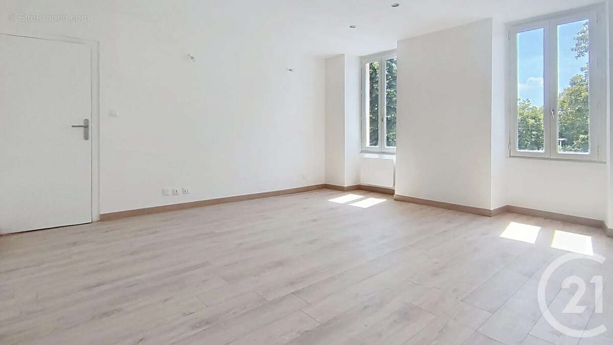 Appartement à BRIE-COMTE-ROBERT
