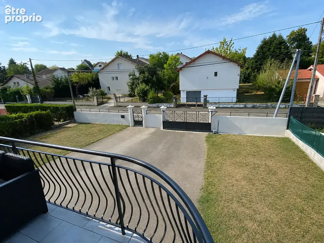 COUP DE COEUR  - Maison 5 pièces entièrement rénovée - 763m² terrain constructible et piscinable - photo 2