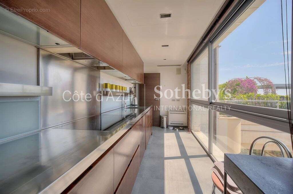 Appartement à ROQUEBRUNE-CAP-MARTIN