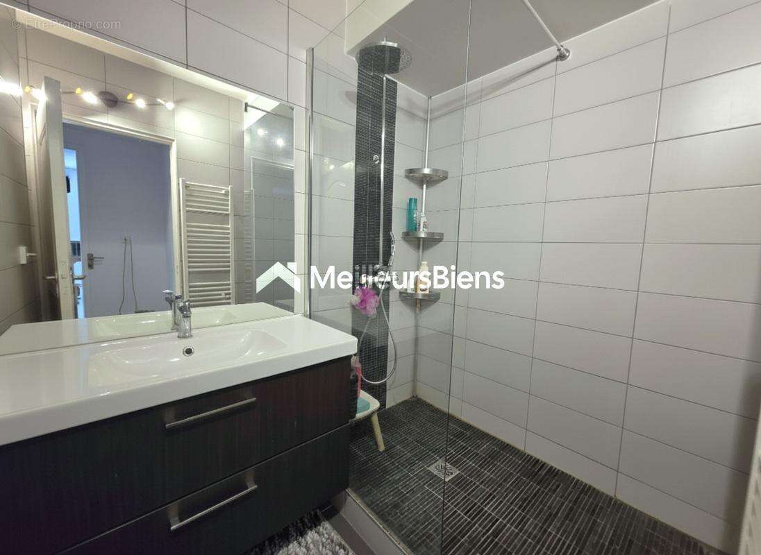 Appartement à SEPTEMES-LES-VALLONS