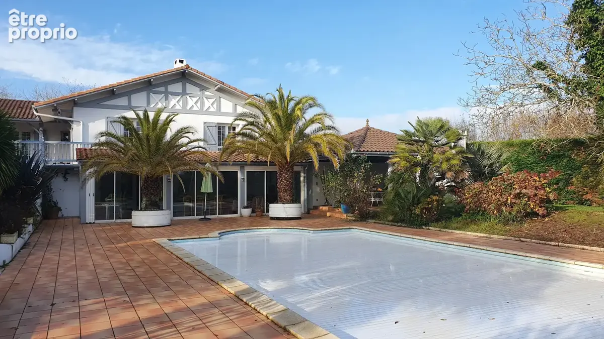 À vendre à Hagetmau (40) : grande maison avec 9 pièces - photo 13