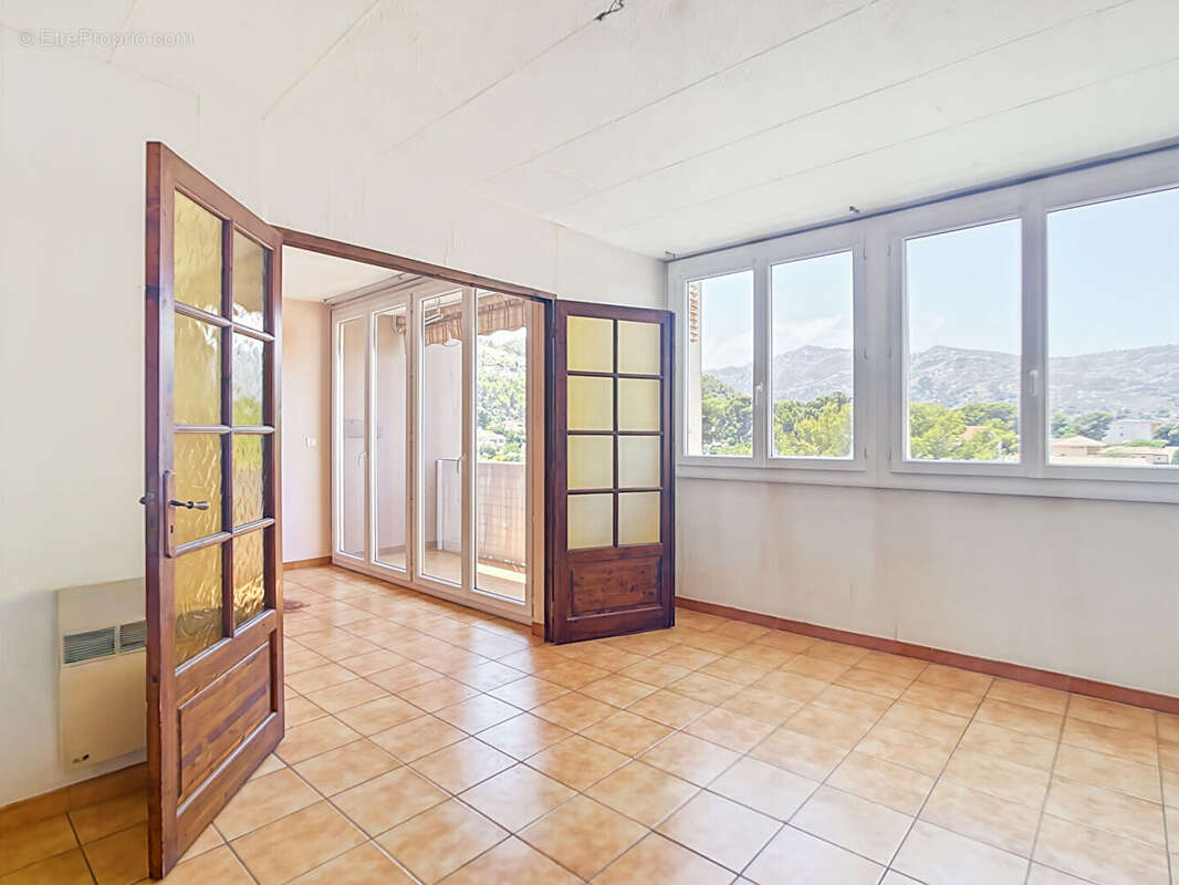 Appartement 4 pièces à vendre à Marseille  vue sur mer  - Quartier Beauvallon - Morgiou - photo 3
