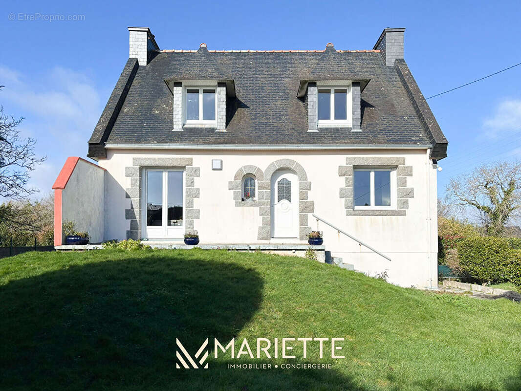 "KERNEA"  Proximité du bourg  - Maison néo-bretonne avec sous-sol total - photo 2