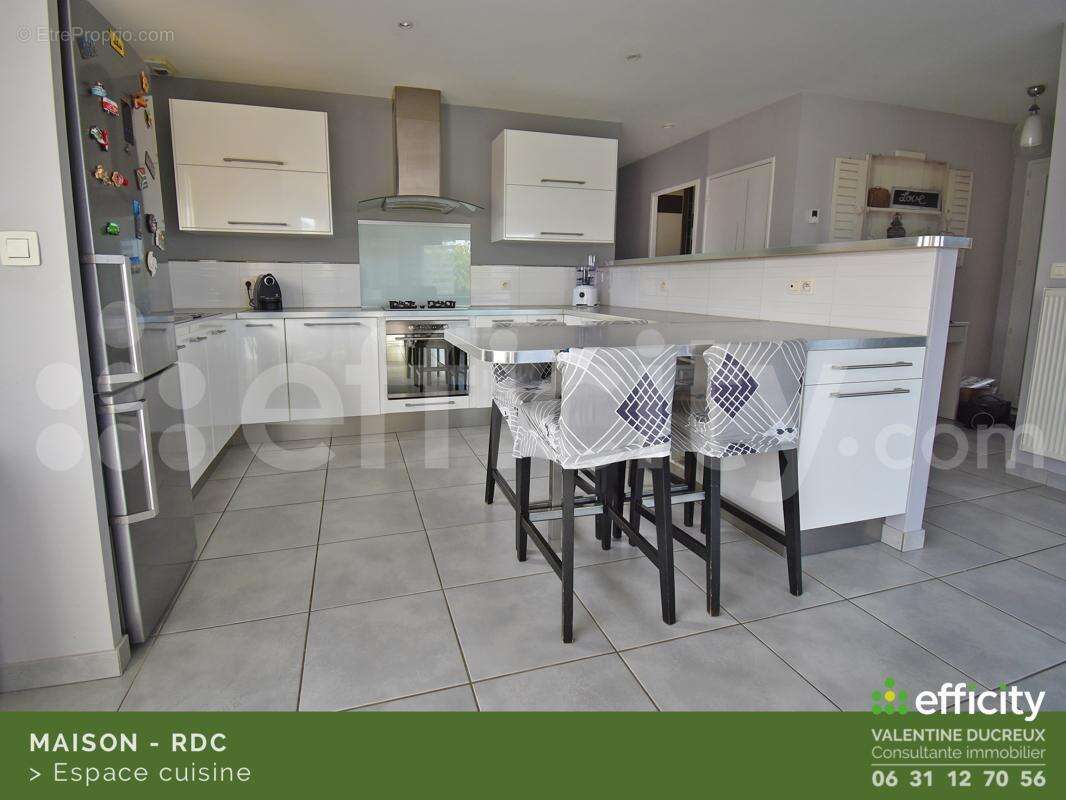 Maison à CHAZELLES-SUR-LYON