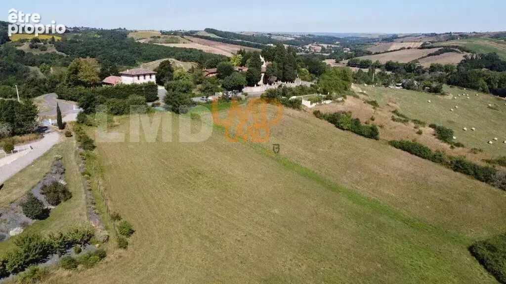 Terrain à BAX