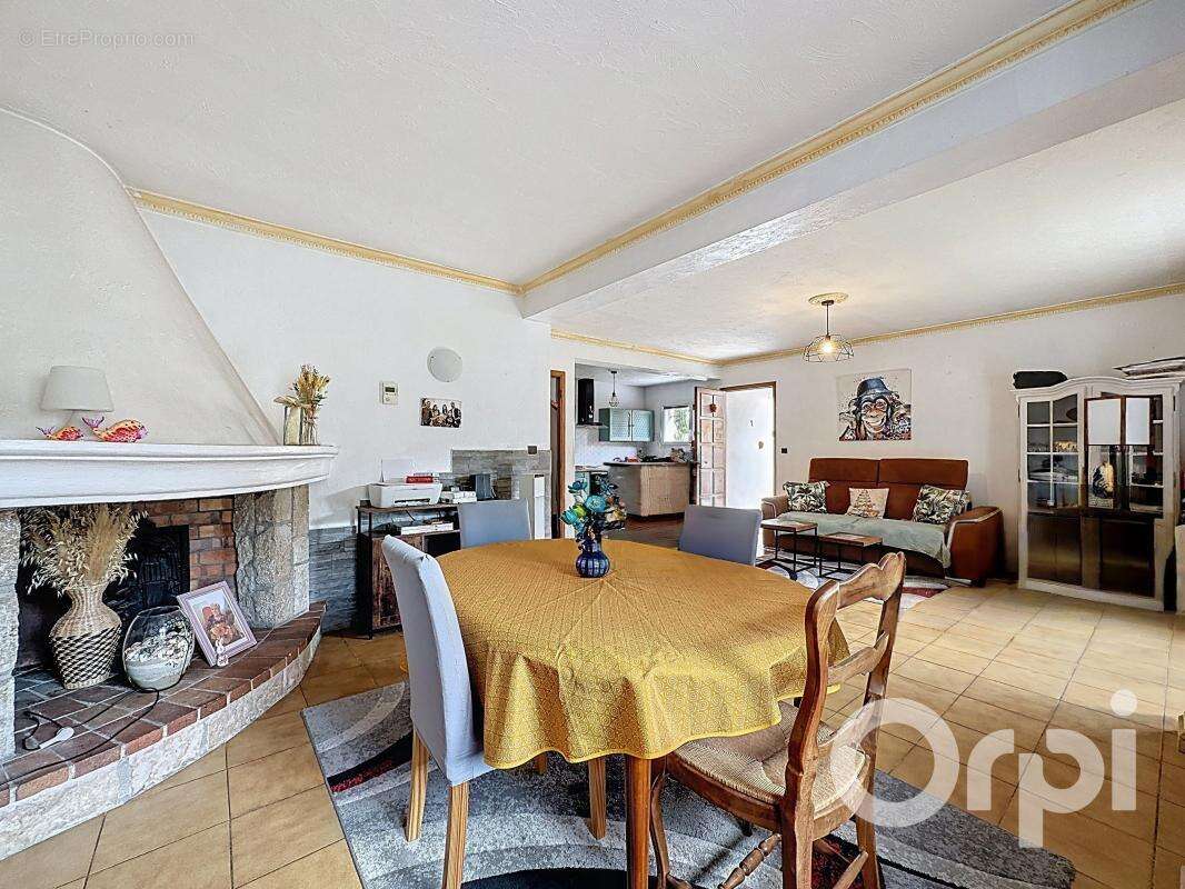 Maison individuelle 6 pièces 169 m² (2 appartements) - Jardin - Terrasse - Parking - - photo 10