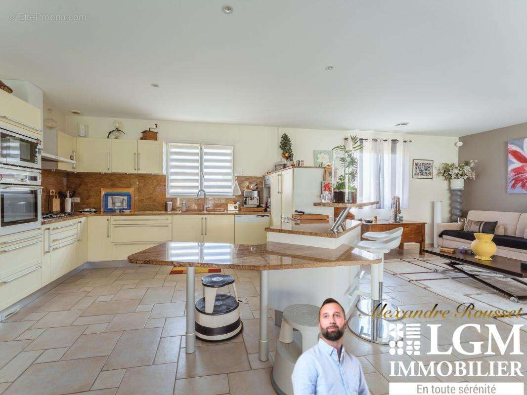  Villa contemporaine de plain-pied avec piscine chauffée et prestations haut de gamme - photo 7