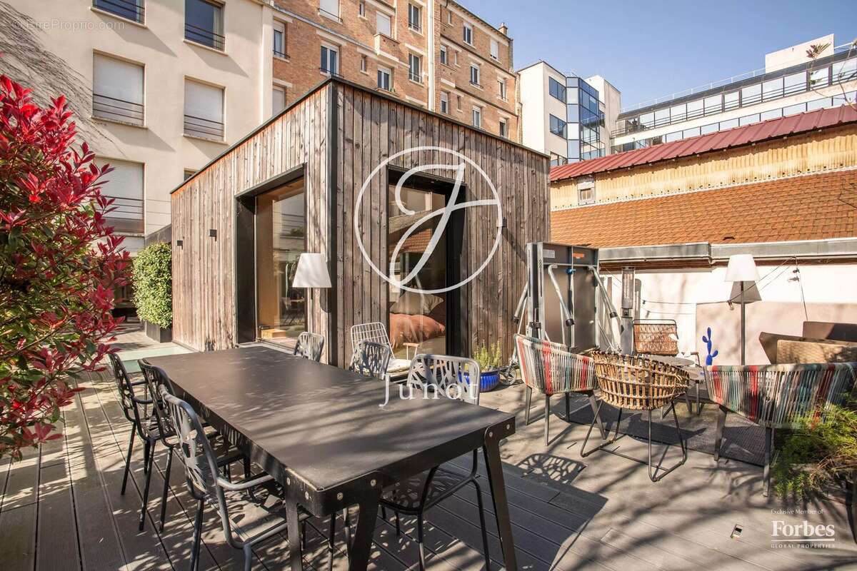 Appartement à LEVALLOIS-PERRET
