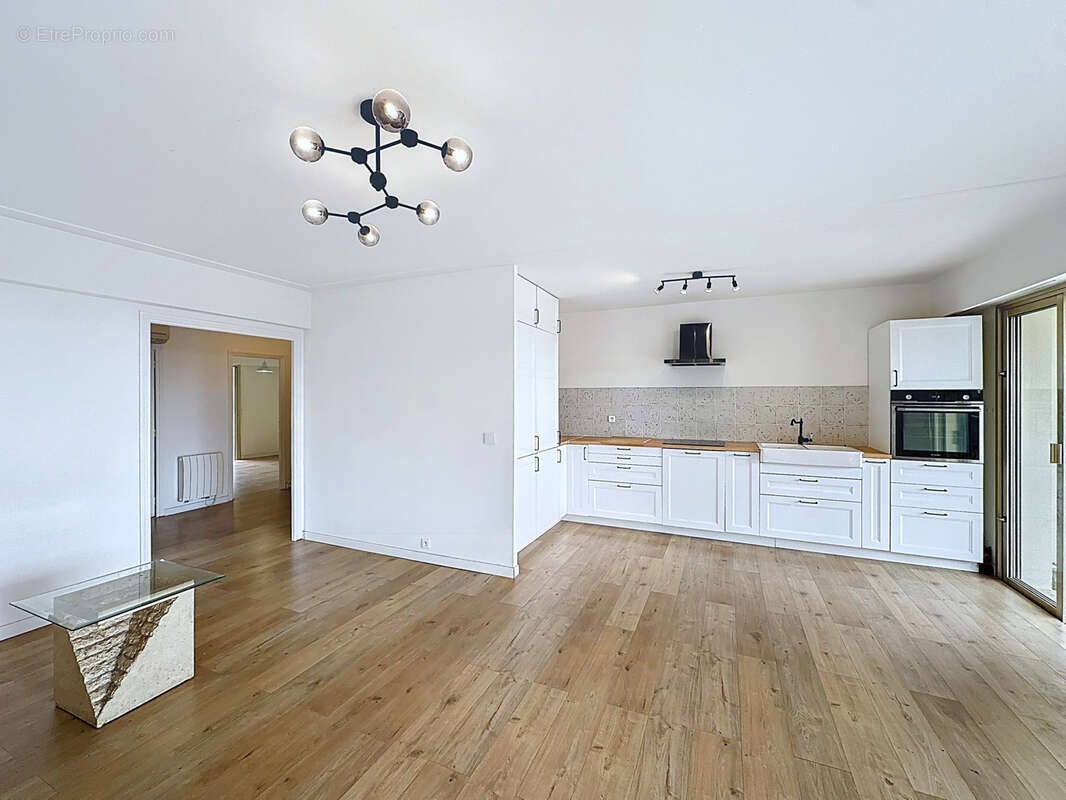 Appartement à VENCE