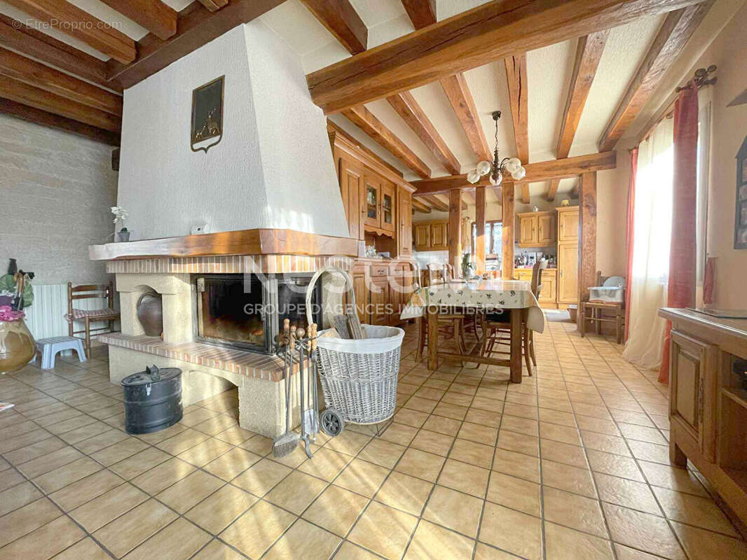 A Vendre - Chaumont En Vexin Maison traditionnelle sur Sous Sol Total / 3 chbres / 1500 m² de terrain - photo 2