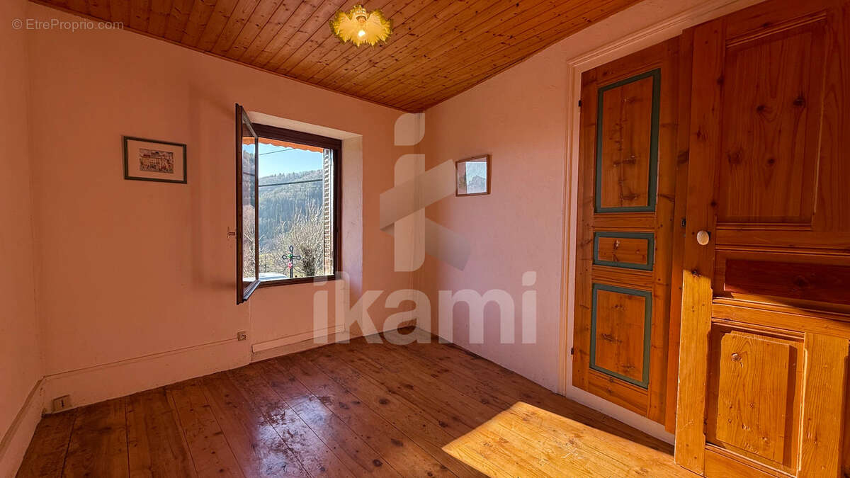 Maison à ENTREMONT-LE-VIEUX