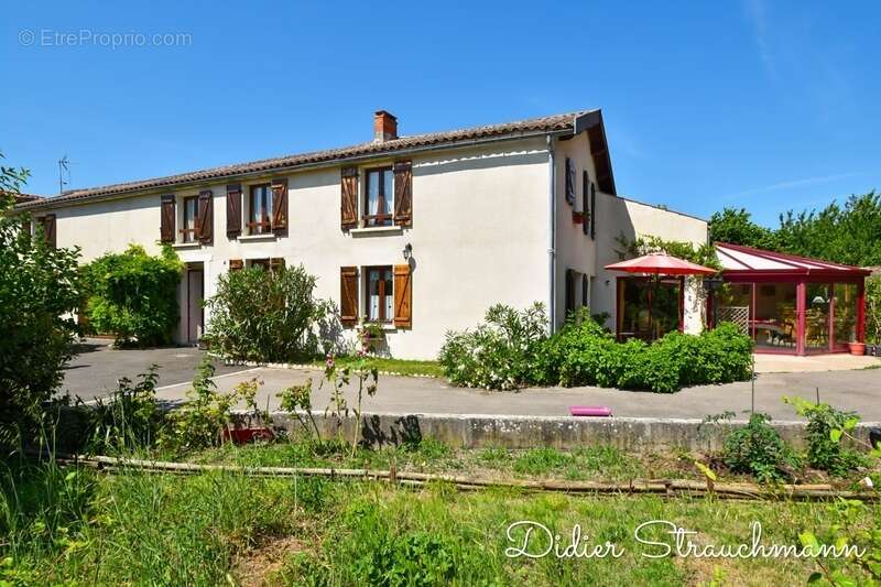 Maison à AIGREFEUILLE-D&#039;AUNIS