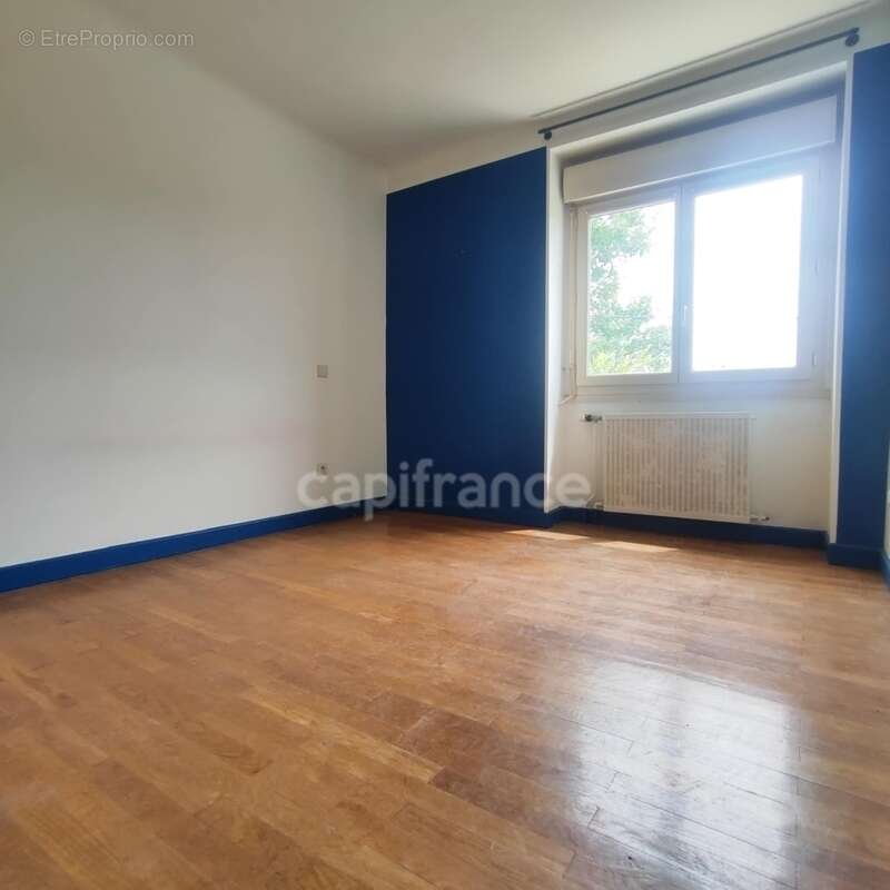 Maison à LA BATIE-DIVISIN