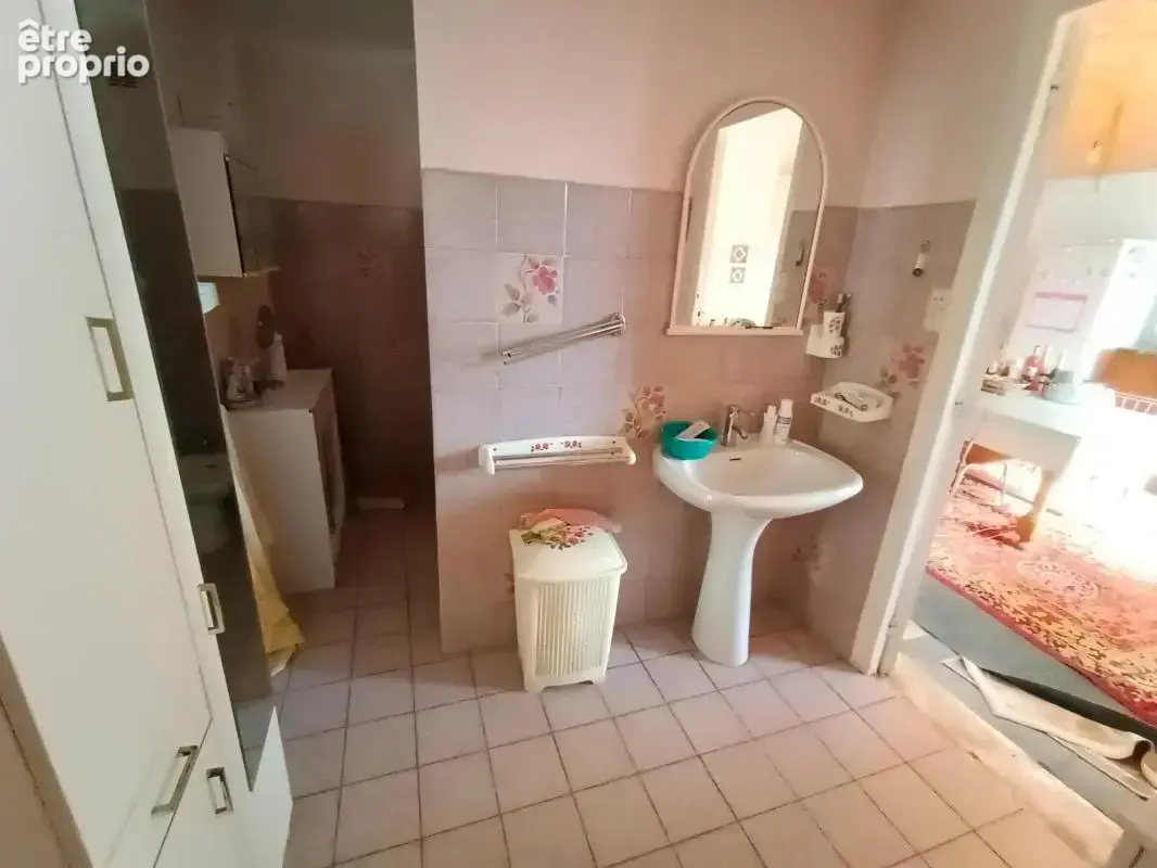 Maison de bourg à fort potentiel - photo 8