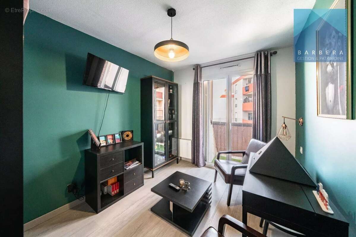 Appartement à SAINT-LAURENT-DU-VAR